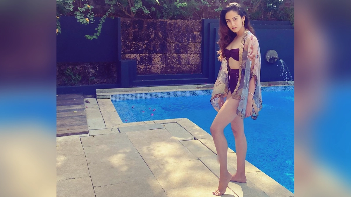 Fashion News Mira Rajput Mother Of Two Stuns In A Bikini Netizens Feel It Is LIT LatestLY