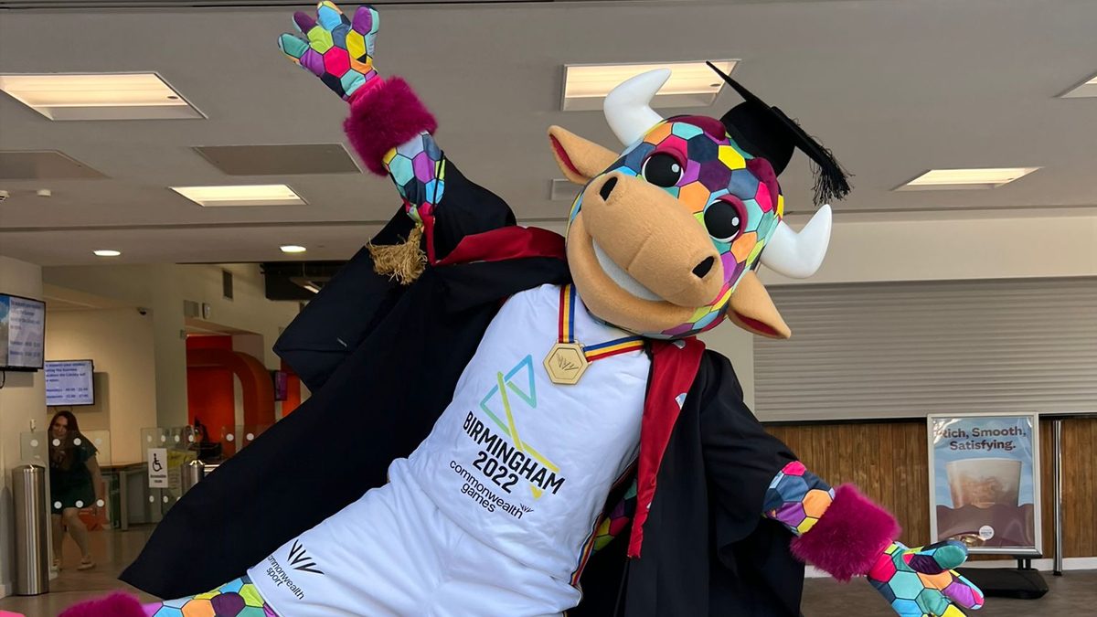 Sports News All You Need To Know About Cwg Mascot Perry The