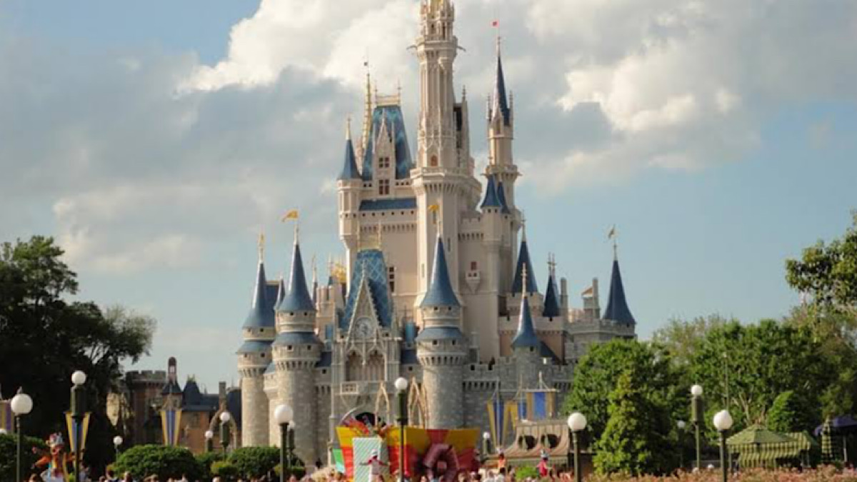 Viral News Woman Forced To Change Inappropriate Dress In Disney World