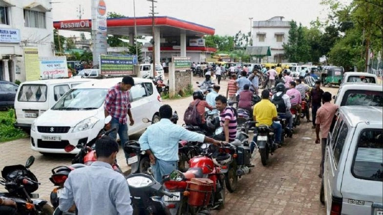 Fuel Rates in India on January 19, 2020: Petrol Price Slashed to Rs 80.68/Litre in Mumbai, Rs 75.09/Litre in Delhi; Check Petrol and Diesel Prices in Metro Cities