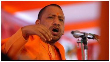 Yogi Adityanath Orders Immediate Suspension of 2 Traffic Constables For Hitting a Girl With a Stick in Lucknow's Gomti Nagar