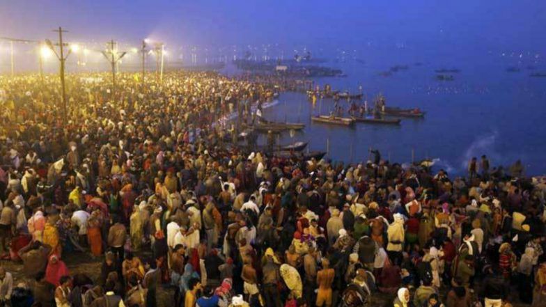 Mauni Amavasya 2018: Devotees Take Holy Dip at Triveni Sangam in Allahabad