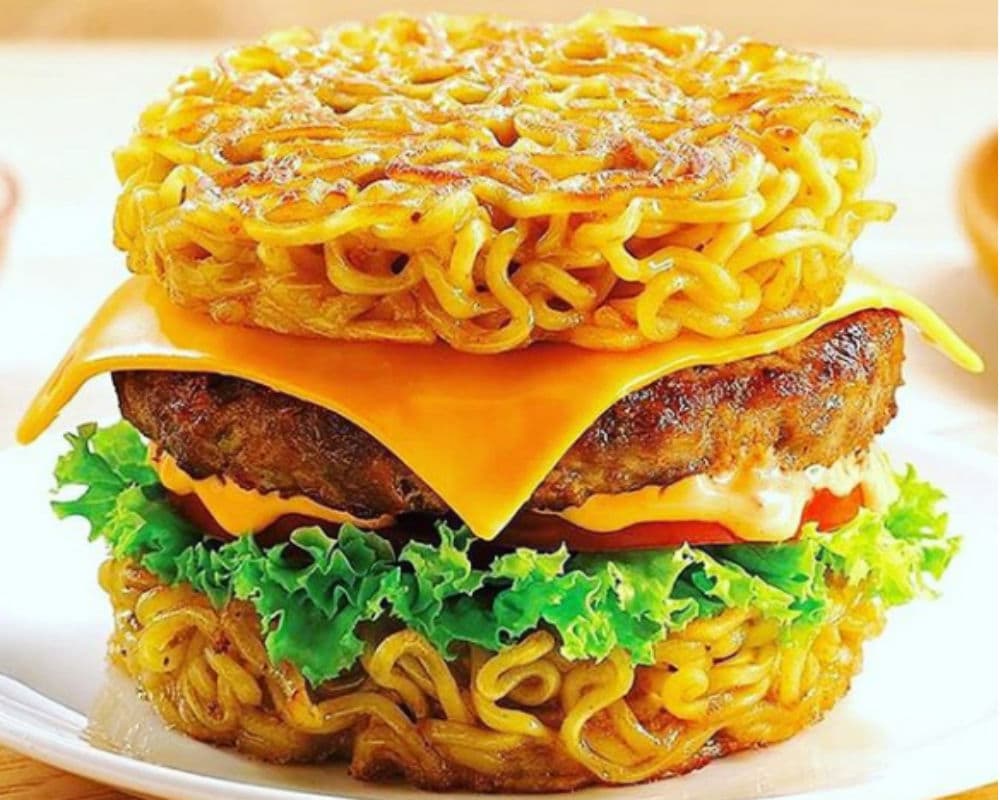 noodle-burger-weirdest-food-trends-of-2017-see-pics-of-unicorn