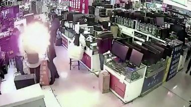 iPhone Battery Exploded: Chinese Shopper Bites The Battery Resulting Explosion