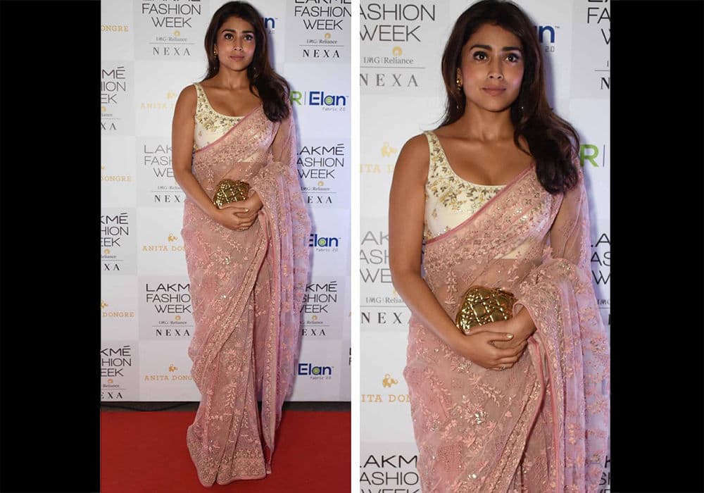 South siren Shriya Saran dazzled in pastel saree at LFW 2018 South siren Shriya Saran dazzled in pastel saree at LFW 2018