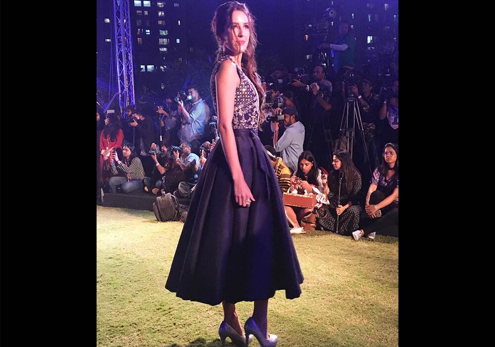 Katrina Kaif's sister Isabella Kaif looked adorable at Lakme Fashion Week 2018 Katrina Kaif's sister Isabella Kaif looked adorable at Lakme Fashion Week 2018