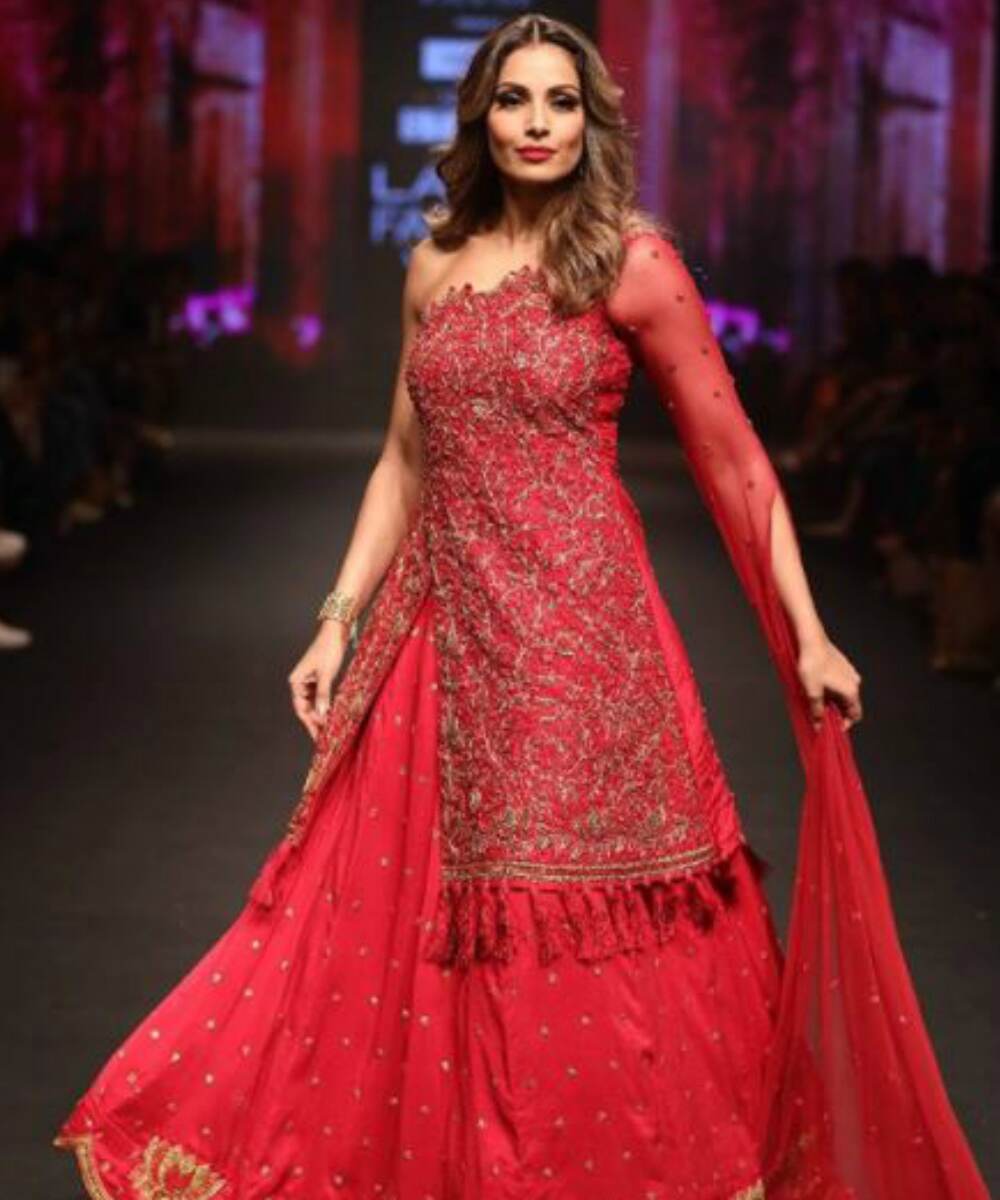 Bipasha Basu in a bridal cocktail dress by Reshma Kunhi creation. Bipasha Basu in a bridal cocktail dress by Reshma Kunhi creation.
