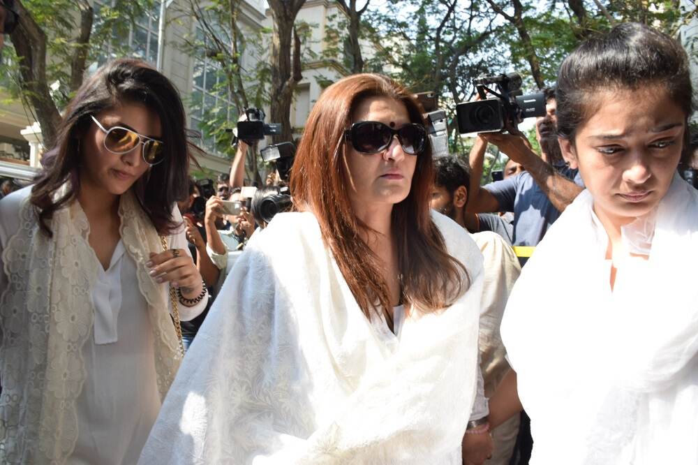 Sarika and daughters Shruti and Akshara Haasan at Anil Kapoor's house (Photo credit: Yogen Shah) Sarika and daughters Shruti and Akshara Haasan at Anil Kapoor's house (Photo credit: Yogen Shah)