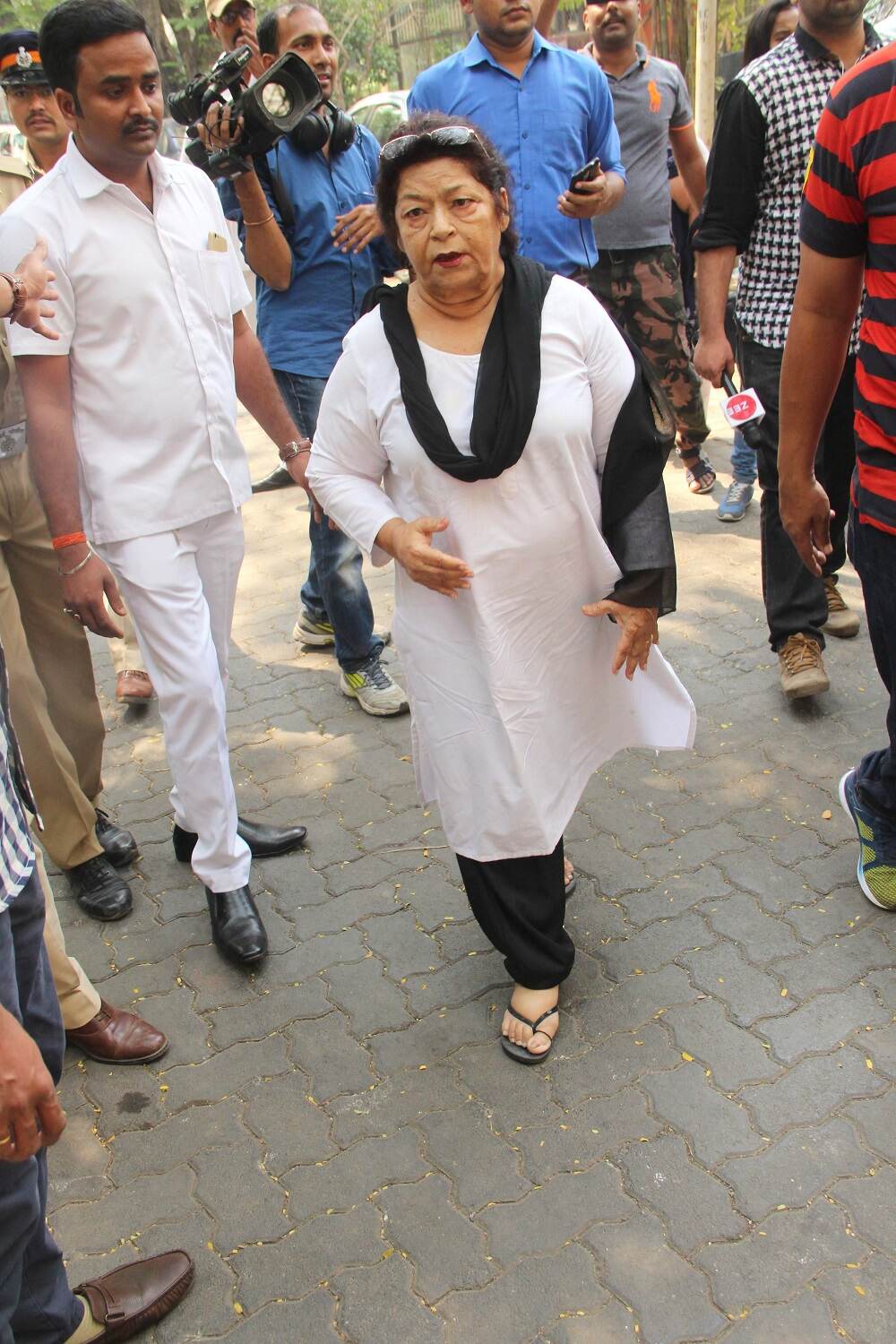 Popular choreographer Saroj Khan seen at Anil Kapoor's residence Popular choreographer Saroj Khan seen at Anil Kapoor's residence