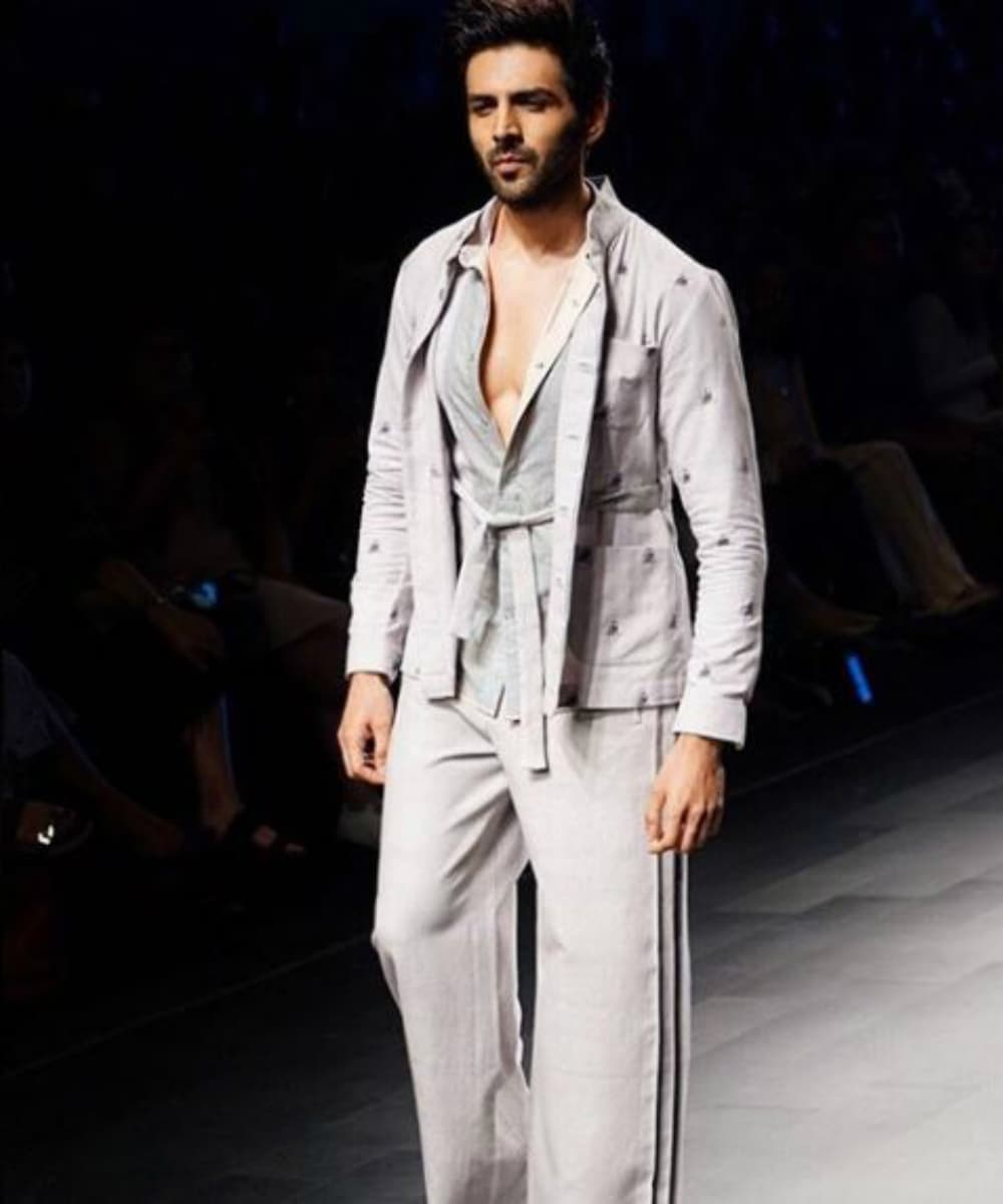 Kartik Aryan walked the ramp menswear collection from Amit Wadhwa label Kartik Aryan walked the ramp menswear collection from Amit Wadhwa label