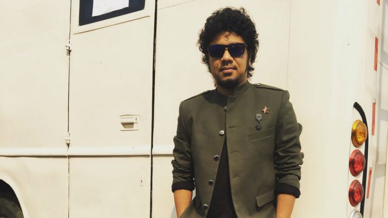 Papon Kisses Minor: NCPCR Sends Legal Notice For the 'Objectionable' Video; Girl's Father Defends the Singer