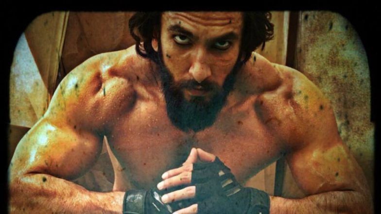 Ranveer Singh Runs Naked Behind a Fan!