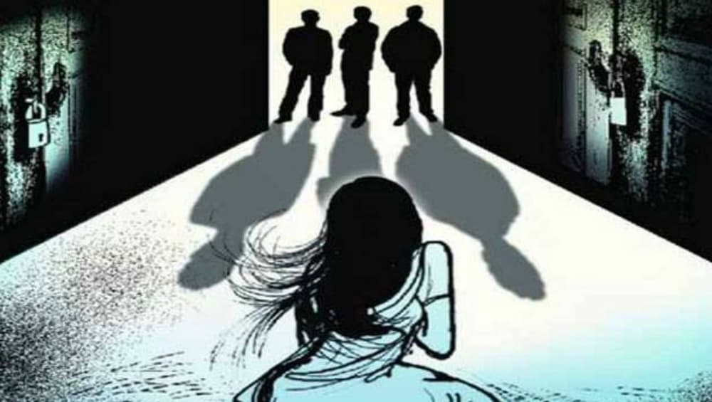 Uttar Pradesh Shocker: Woman Gang-Raped by Three Youths in Mahoba, Accused Detained | 📰 LatestLY