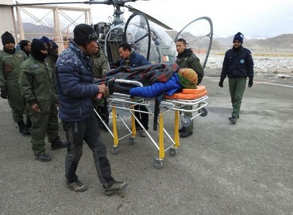 Pregnant Woman in Ladakh Evacuated by Siachen Pioneers Amid Bad Weather