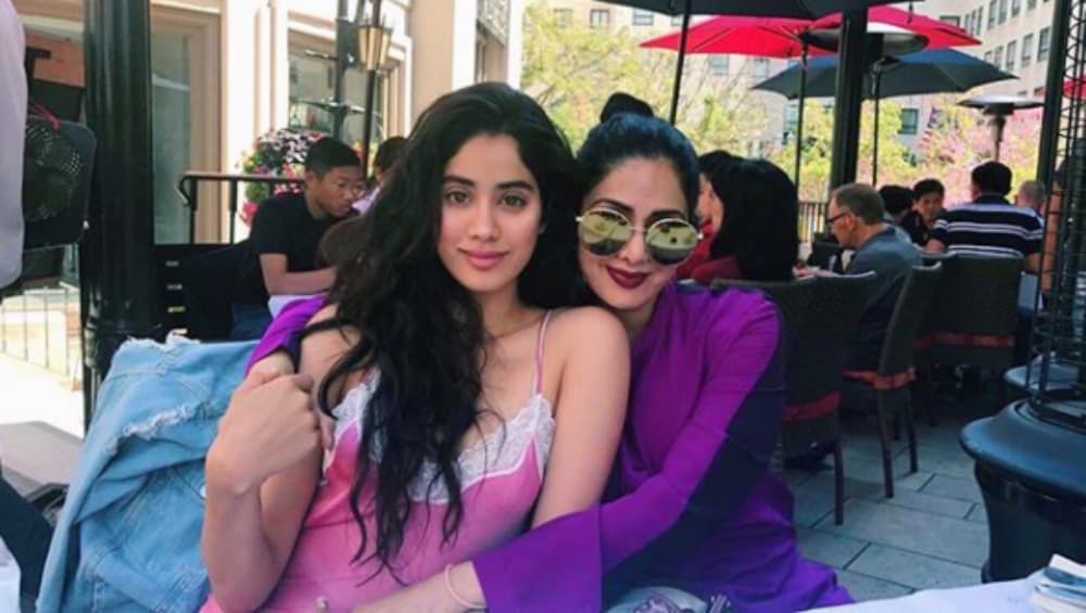 It must have been heart-breaking for Jhanvi to not meet her mother for the last time. It must have been heart-breaking for Jhanvi to not meet her mother for the last time.