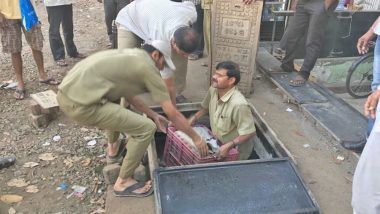 Hawkers in Mumbai Store Vegetables, Fruits in 'Underground Water Drains' to Escape BMC Crackdown