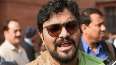 Babul Supriyo Takes His Pet Dog on Train to Fight Network Issues, Fails!