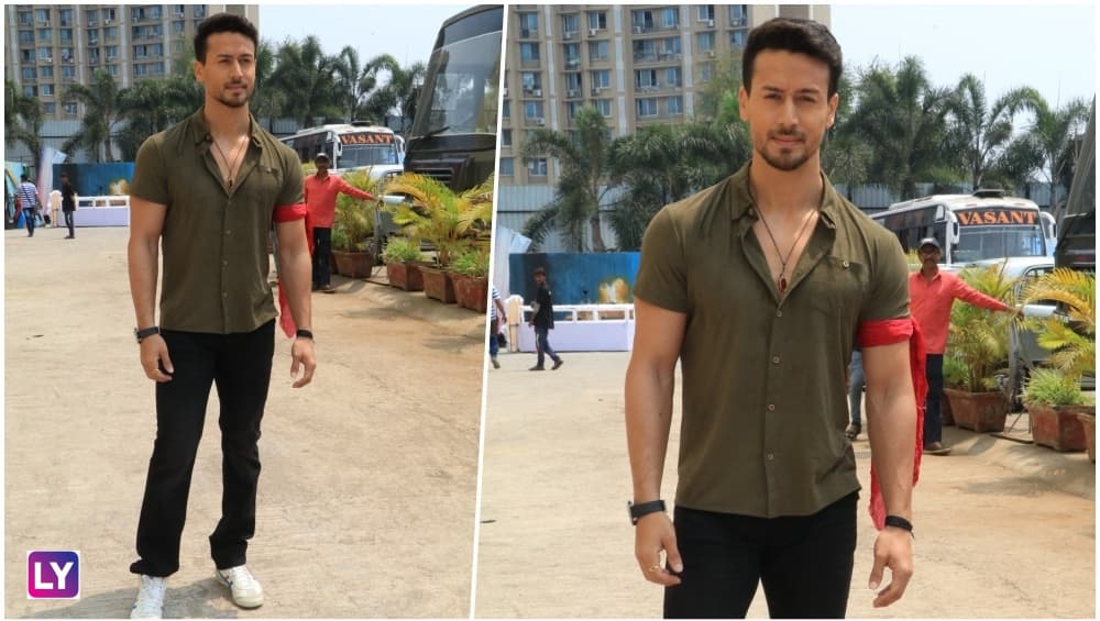 Tiger Shroff manages to show his chiselled physique in his most basic style Tiger Shroff manages to show his chiselled physique in his most basic style
