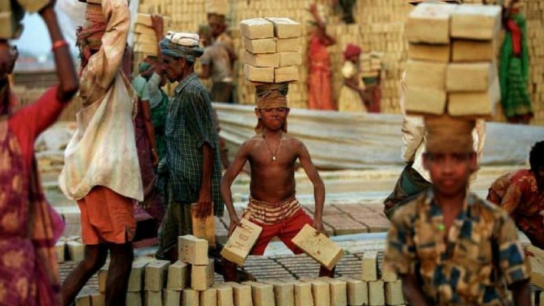 Gujarat Sees Mass Exodus of Migrant Labourers From Madhya Pradesh Amid COVID-19 Lockdown