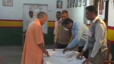 Uttar Pradesh Lok Sabha Bye-Elections 2018 in Phulpur & Gorakhpur: Polling Starts, CM Yogi Adityanath Cast His Vote