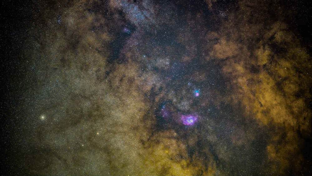 Aliens Near to The Earth? Mysterious Radio Signals From Distant Galaxy Speculate Extra-Terrestrial Existence Aliens Near to The Earth? Mysterious Radio Signals From Distant Galaxy Speculate Extra-Terrestrial Existence
