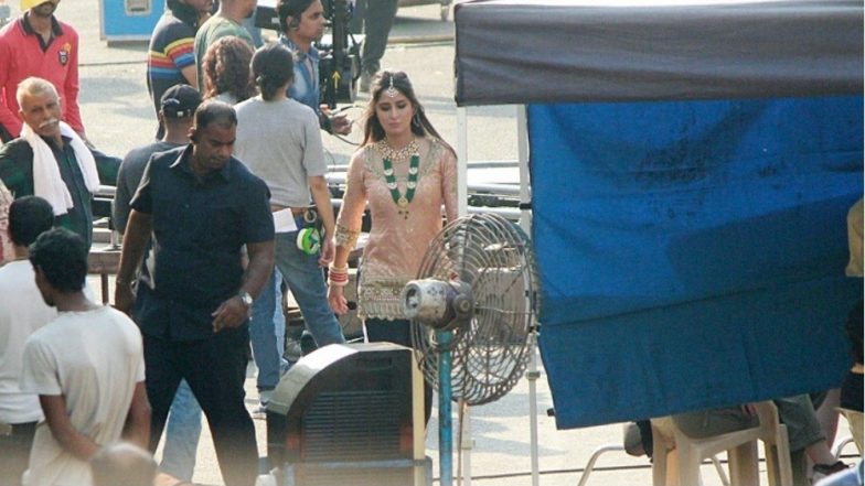 LEAKED! Katrina Kaif Spotted Wearing A Half-Royal Half-Casual Attire On the Sets of Shah Rukh Khan's Zero - View Pics