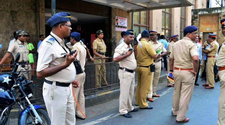Locals in Mumbai’s Antop Hill Attack Cops, RPF Personnel After Argument Over Not Wearing Face Masks