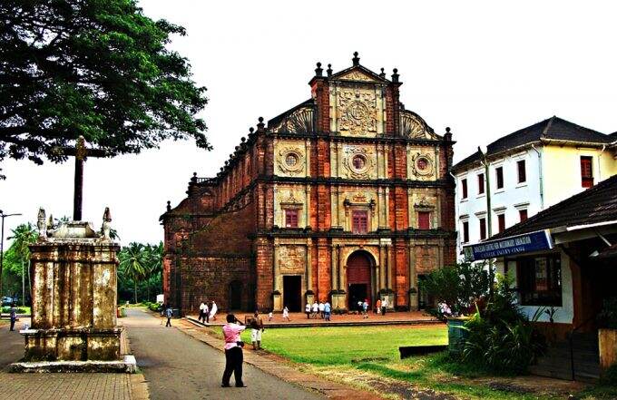 Sri Lanka Serial Blasts: Security Beefed Up at Churches in Goa After Blasts at Churches, Hotels in Sri Lanka Sri Lanka Serial Blasts: Security Beefed Up at Churches in Goa After Blasts at Churches, Hotels in Sri Lanka