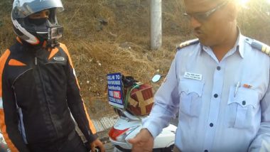 Bikers' Group 'Exposes' Maharashtra Police Personnel on Mumbai-Goa Expressway Taking Bribe: Watch Video