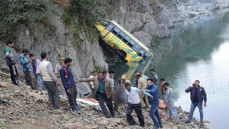 30 Killed, Several Injured As Bus Full of Labourers Travelling for Eid Crashes in Punjab Province