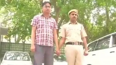 Gurgaon Man Dupes People by Creating Fake Social Media Profiles of Women 'Friends' by Taking Images from Facebook, Instagram
