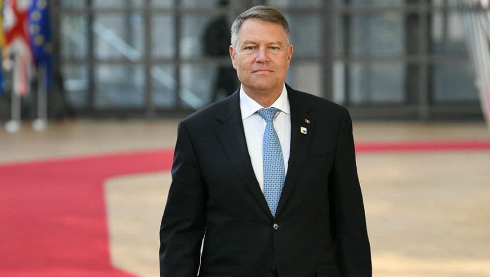 Romanian President Klaus Iohannis Re-Elected, Defeats Rival Viorica Dancila Romanian President Klaus Iohannis Re-Elected, Defeats Rival Viorica Dancila