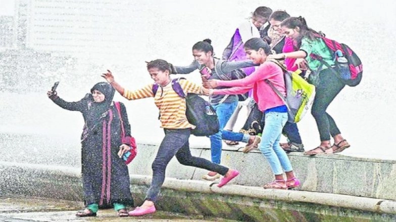 Centre Asks States to Identify Selfie Accident-Prone Zones