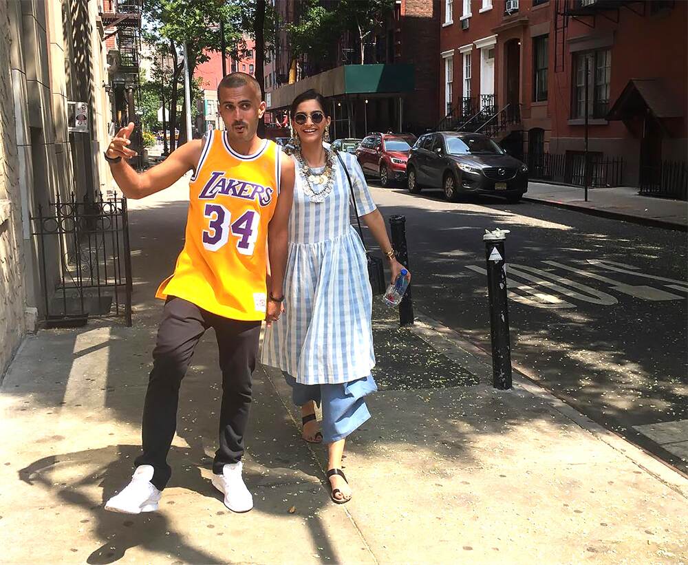 Sonam Kapoor with her love Anand Ahuja makes a perfect pair. Sonam Kapoor with her love Anand Ahuja makes a perfect pair.