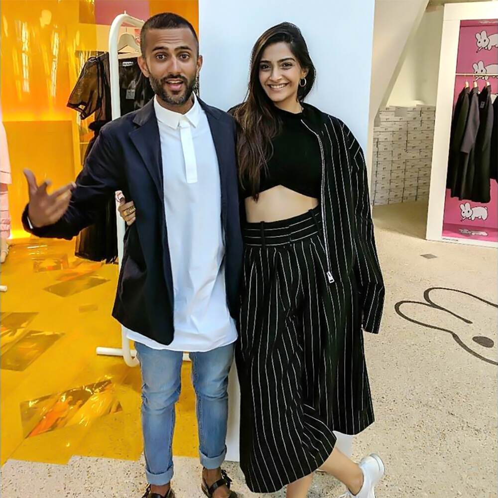 Sonam Kapoor and Anand Ahuja are giving major couple goals. Sonam Kapoor and Anand Ahuja are giving major couple goals.