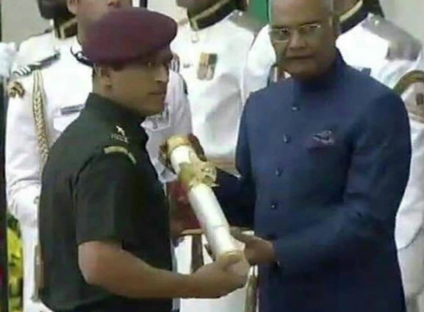 MS Dhoni, Pankaj Advani conferred with Padma Bhushan