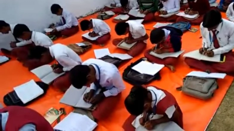 This School in Bhopal has Students Writing With Both the Hands, the Only Ambidextrous School in India