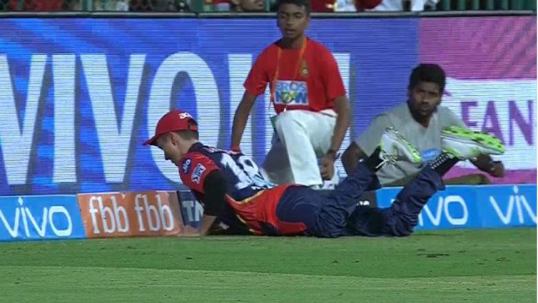 Trent Boult Takes a Stunning Catch to Dismiss Virat Kohli, Twitterati React (Video Inside)