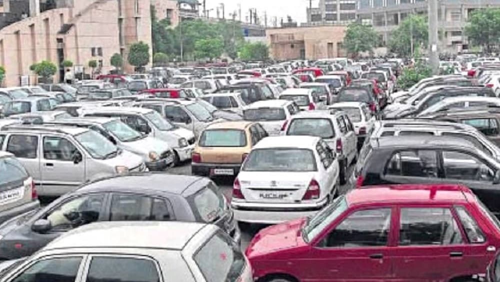 Mumbai Parking Woes: BMC to Soon Allow Locals & Visitors to Park Inside 13 Malls Across City at 'Nominal' Rates Mumbai Parking Woes: BMC to Soon Allow Locals & Visitors to Park Inside 13 Malls Across City at 'Nominal' Rates