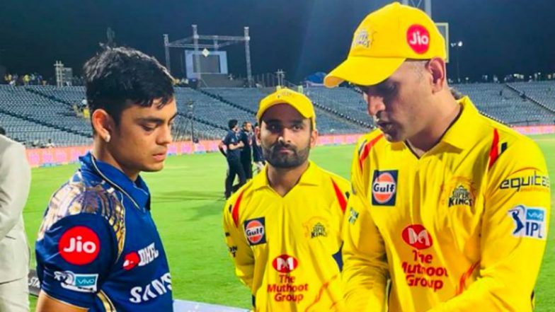 IPL 2018: MS Dhoni 'Teaches' Ishan Kishan how to Keep Wickets & the Photo Goes Viral!