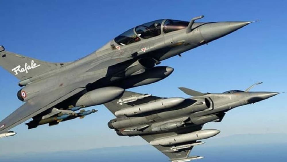 First Rafale Jets to Be Seen in Indian Skies in May 2020, Says IAF Chief RKS Bhadauria First Rafale Jets to Be Seen in Indian Skies in May 2020, Says IAF Chief RKS Bhadauria