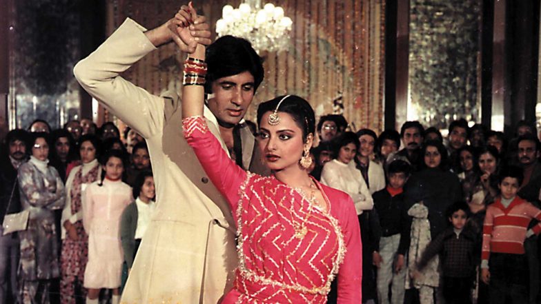Rekha AVOIDS Posing In-front of Amitabh Bachchan's Photo at Dabboo Ratnani Calendar 2019 Launch Event (Watch Hilarious Video)