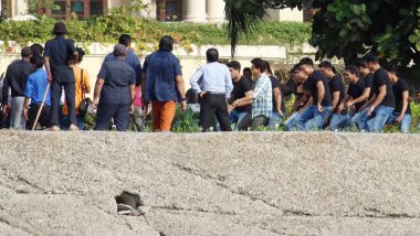 Shah Rukh Khan’s Energetic Pics Dancing in Scorching Heat Will Make You Stop Complaining About the Summers!