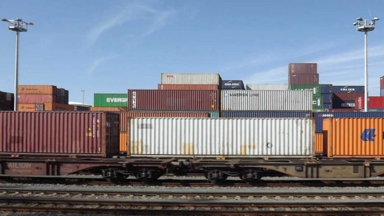 Train Carrying 10 Million Pounds of Poop Stuck in Alabama Town For Two Months, People Can't Take The Stench Anymore