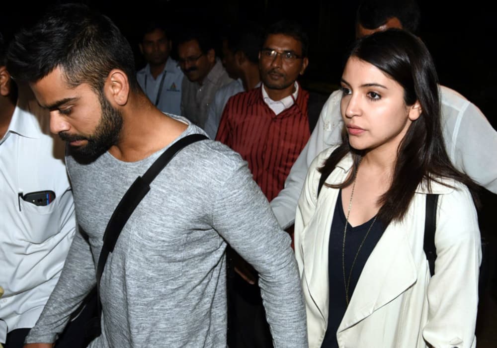 Virat being his protective-self about Anushka. Virat being his protective-self about Anushka.