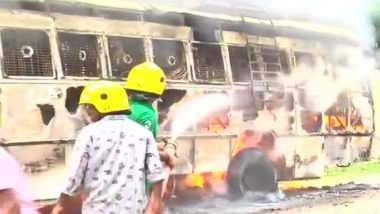 Sterlite Protest: Bus Set Ablaze by Protesters Outside General Hospital in Tamil Nadu's Tuticorin