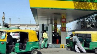 Auto Rickshaw, Cab Drivers Can Avoid Long Queues For CNG Thanks to Online Booking & SMS Service by Pumps