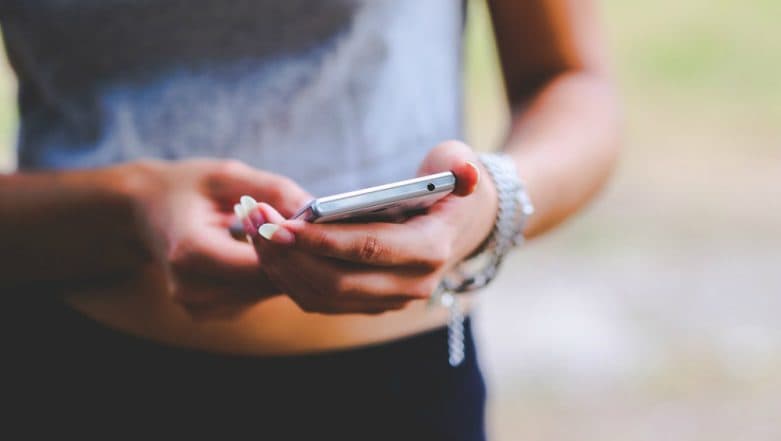 Facebook Stories Get New Archive, Audio Message Feature and More