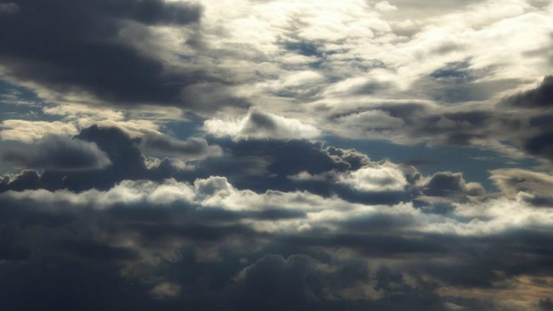 Weather Update: Cloudy Morning in Delhi, Light Rains Expected
