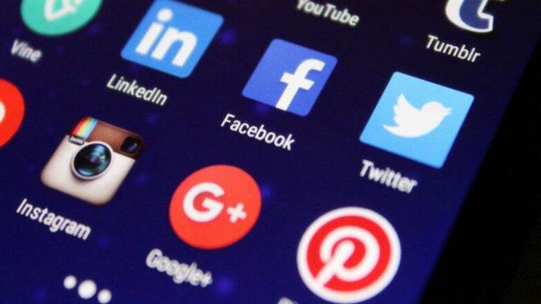 Facebook, Twitter Face Action Over Legal Violations in Russia Facebook, Twitter Face Action Over Legal Violations in Russia